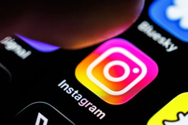 Instagram- grid- rearrange
